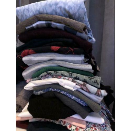 2 zakken kleding op te halen, diverse merken, maat S/M