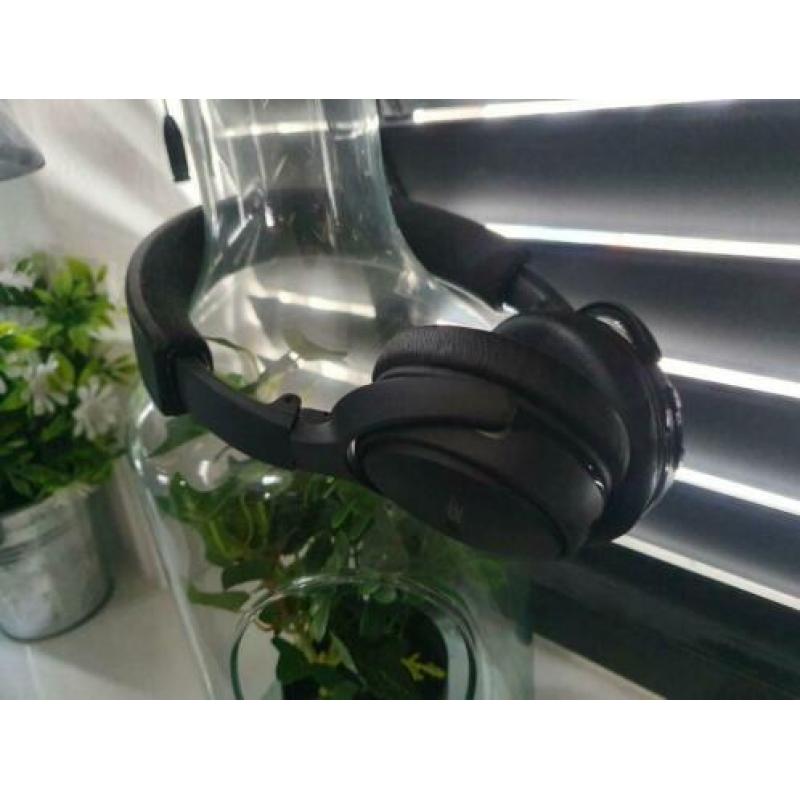 Bose on-ear wireless headphones zgan
