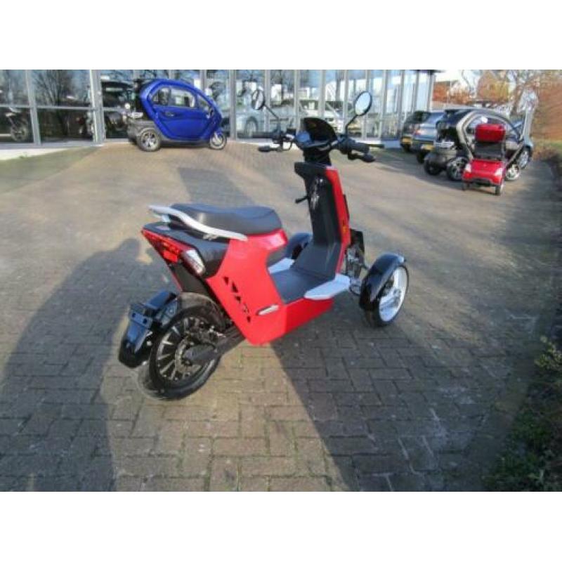 Move ELECTR.SCOOTER V28 ZONDER HELM als SCOOTMOB. gereg. ! /