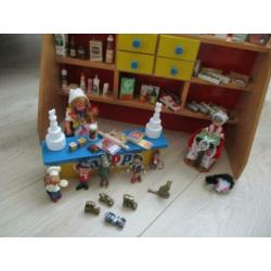 een mooi oud houten winkeltje met toebehoren