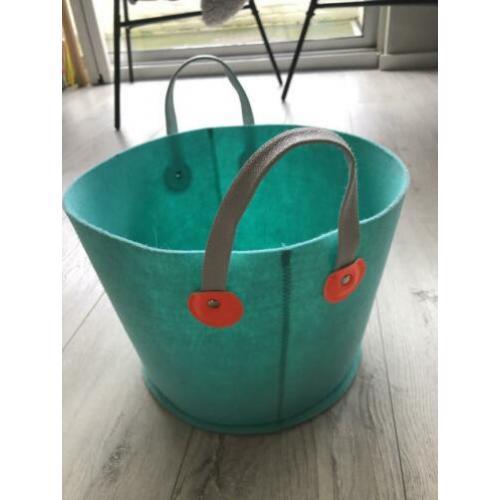 Mandje mand kids diameter onder 20 cm, boven 30 cm, H 30cm