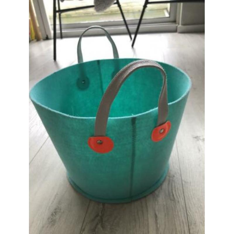 Mandje mand kids diameter onder 20 cm, boven 30 cm, H 30cm