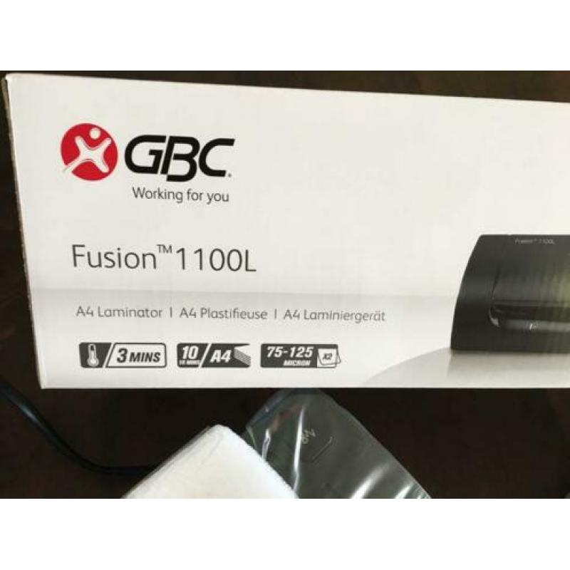 Lamineermachine GBC Fusio 1100L met 140 lamineervellen.