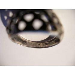 Een mooie Oude Gevlochten Zilveren Ring