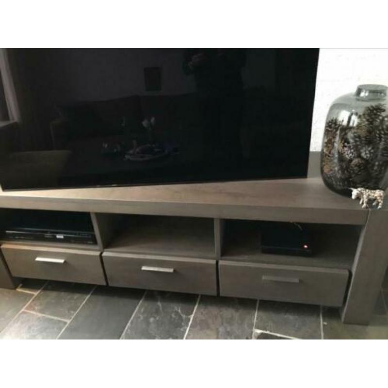 Eiken leemkleur mat gelakt tv kast plus 2 kasten