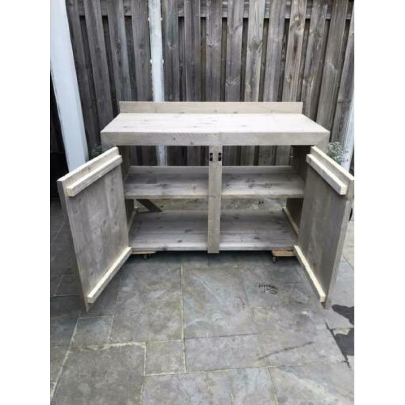 Steigerhouten wastafel