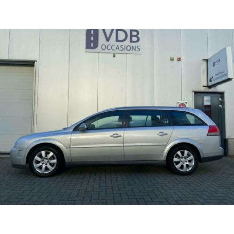 Opel Vectra Wagon 2.2-16V V-Line Airco/Navi/NAP/Trekhaak