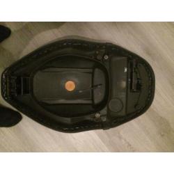 Piaggio zip 2000 orgineel zwart zadel en burberry zadel !!!!