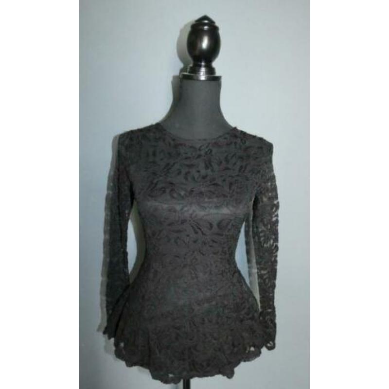 Super mooi nieuw zwart kanten shirt/top lange mouwen maat S