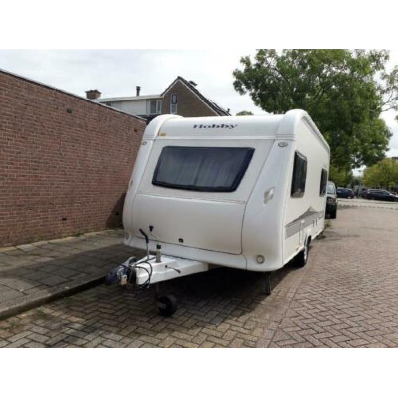 TE KOOP: Hobby Excellent caravan + voortent + fietsenrek