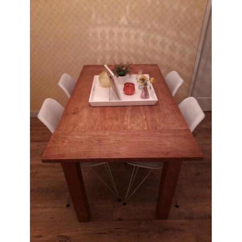 Mooie stoere teak eetkamertafel 140x80x80