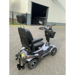 Scootmobiel sterling700