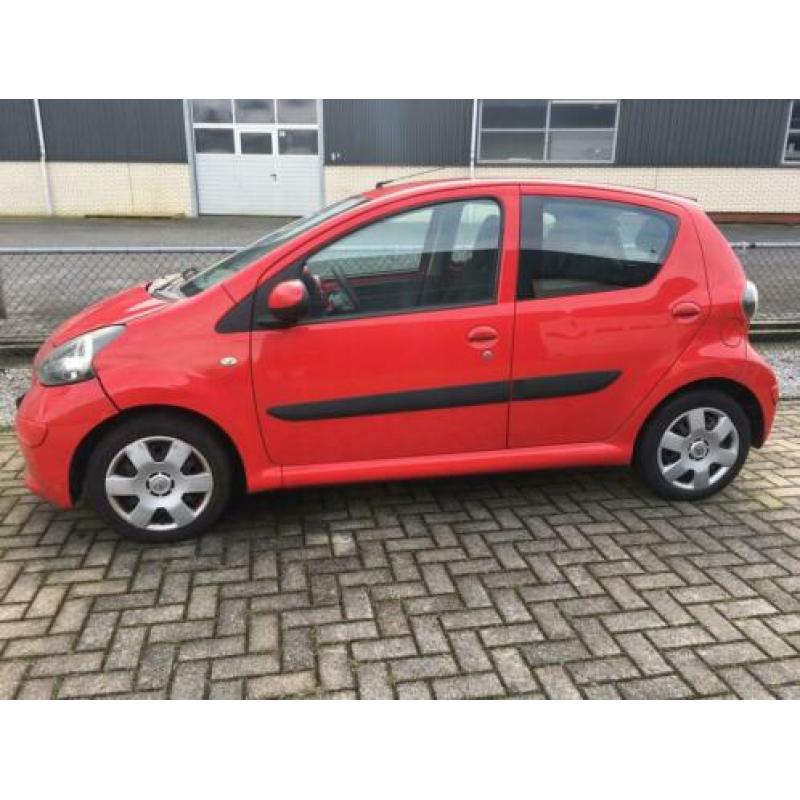 Toyota Aygo op LPG-G3 (nw motor met 32Dkm)5DRS Nieuwe apk!!!