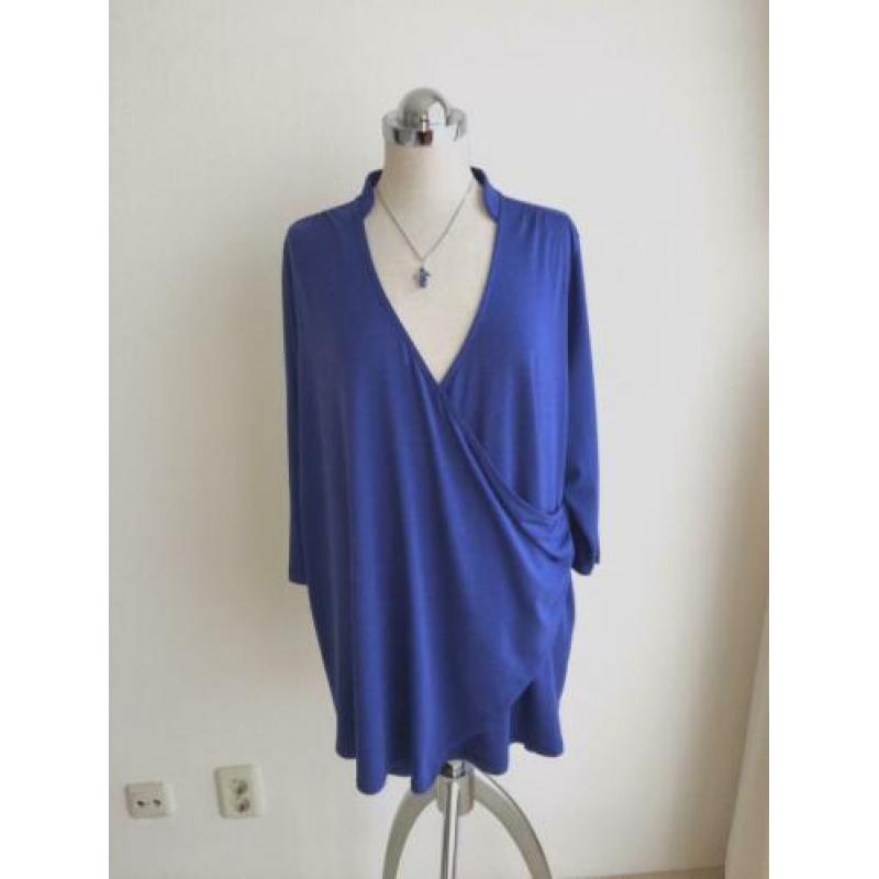Request shirt mt : 4/ 52/54. nieuw