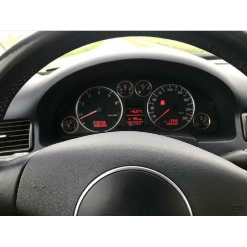 Audi A6 3.0 Avant Quattro 162 KW AUT 2004 Blauw Nieuwe Apk