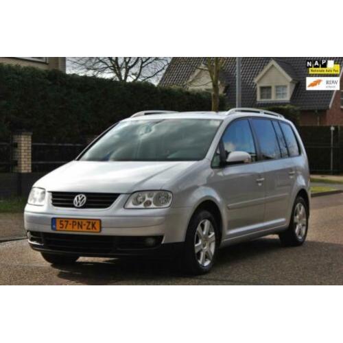 Volkswagen Touran 2.0-16V FSI Highline CLIMA, CRUISE, TREKHA