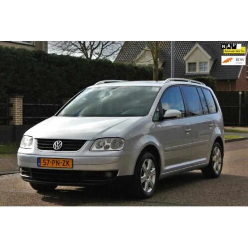 Volkswagen Touran 2.0-16V FSI Highline CLIMA, CRUISE, TREKHA