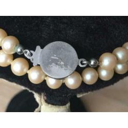 Lange Parel ketting geknoopt zilver slotje 835