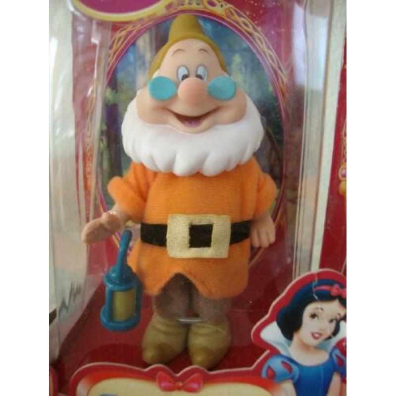 6 Walt disney dwergen uitg. door Simba in verpakking