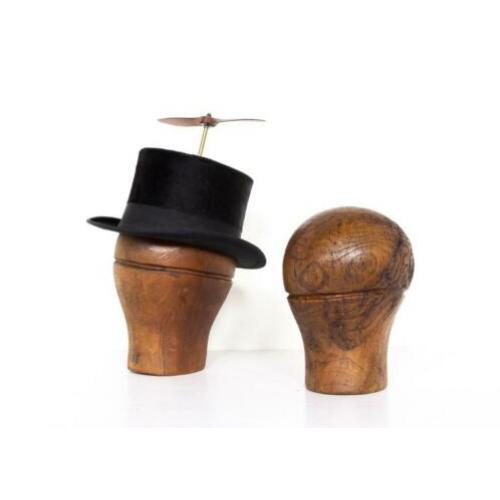 Antieke hoeden mallen mannequin hoofd kop hout