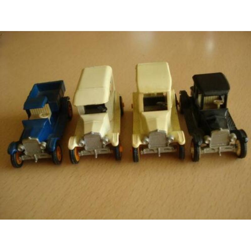 4 x T-Ford 1919 van Efsi