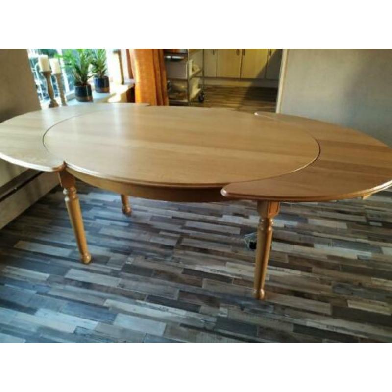 Eettafel ovaal uittrekbaar