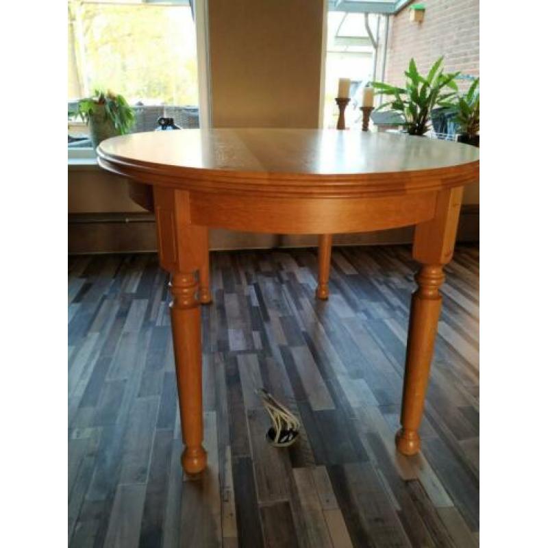 Eettafel ovaal uittrekbaar
