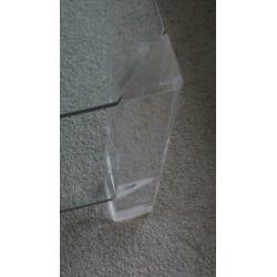 Glazen salontafel 100x100 met plexiglazen poten - Bor Design