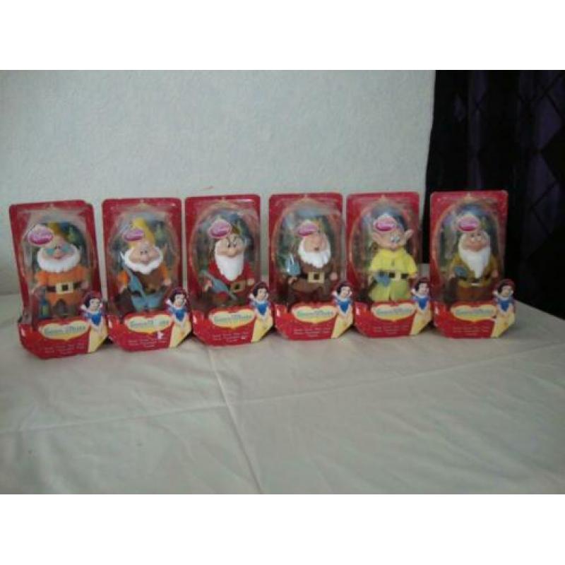 6 Walt disney dwergen uitg. door Simba in verpakking