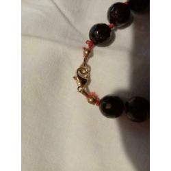 Ketting met granaat steentjes en 14k gouden slot