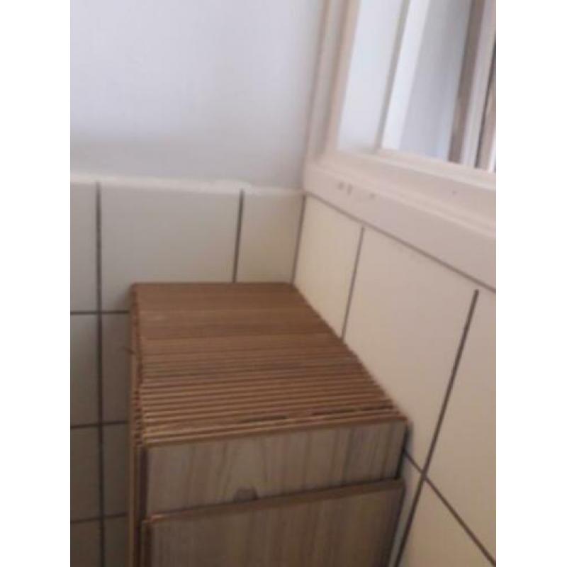 Laminaat gebruikt. 10.1/2 m2