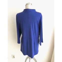 Request shirt mt : 4/ 52/54. nieuw