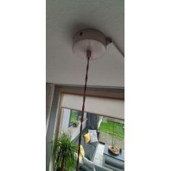 3 hanglampen, roze, gebroken wit en grijs