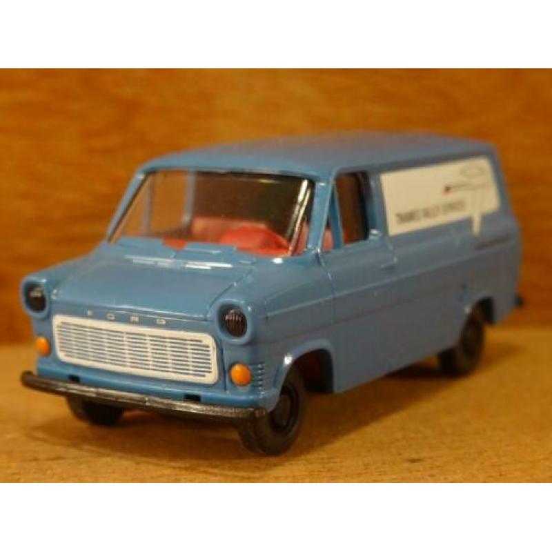 BREKINA 1:87, Oude FORD Transit Bus, THAMES VALLEY SERVICES