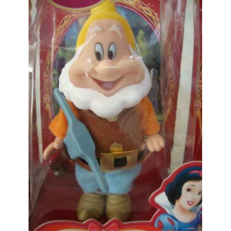 6 Walt disney dwergen uitg. door Simba in verpakking