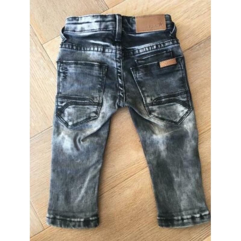 Diverse kleertjes maat 68 jongen