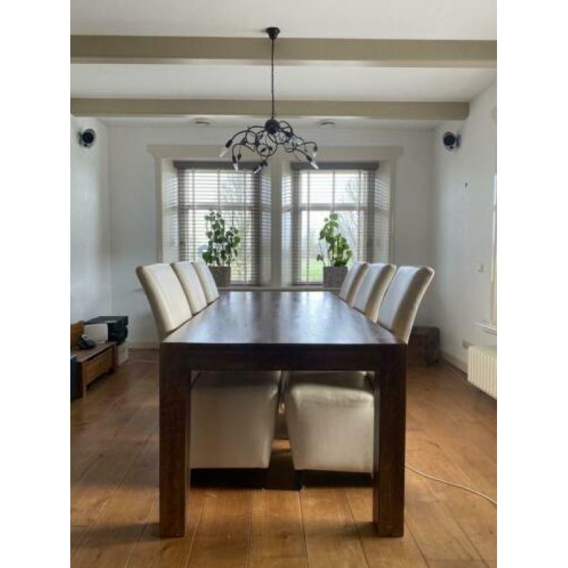 Mooie robuuste massief eiken eettafel inclusief stoelen !!