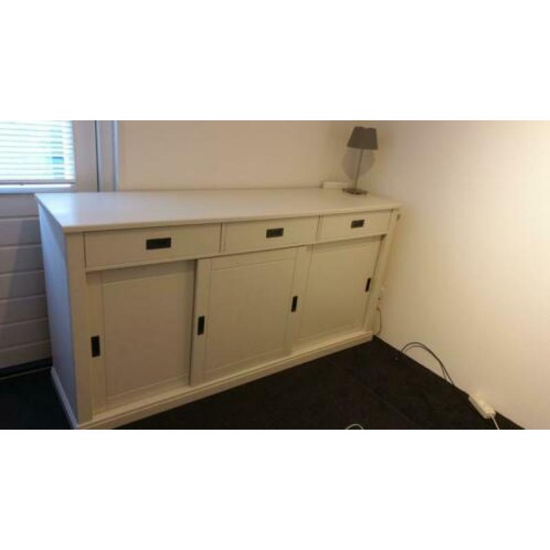 Dressoir, ziet er nog prima uit!