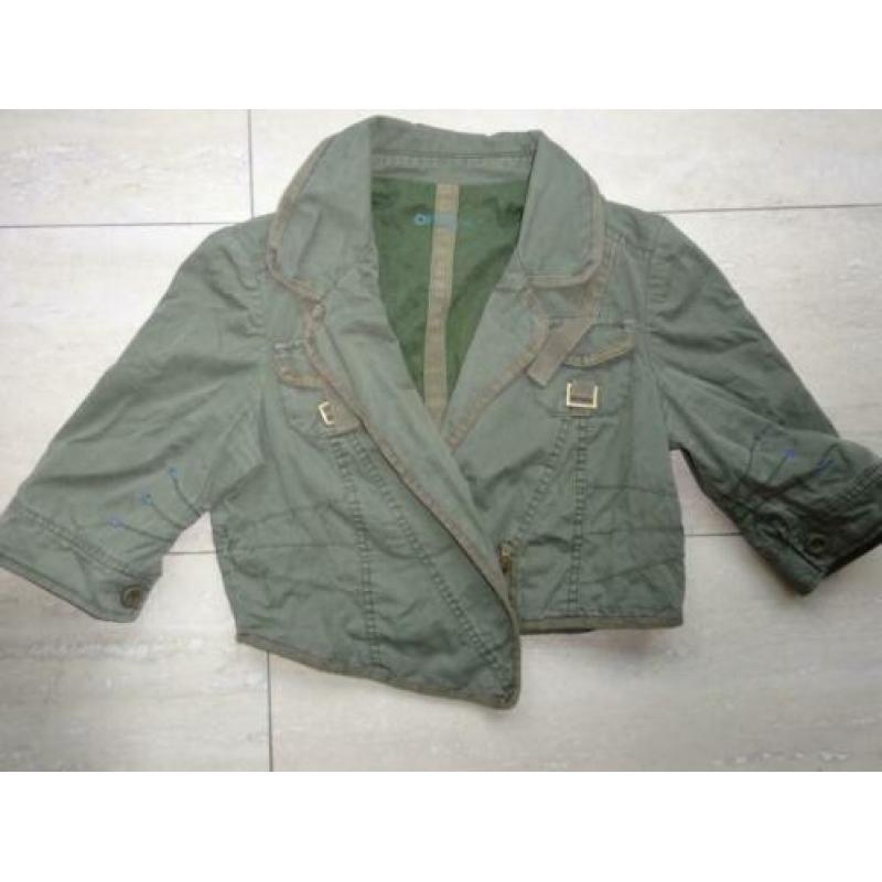 groen kort jasje ONLY(maat 38)