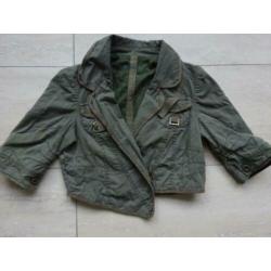 groen kort jasje ONLY(maat 38)