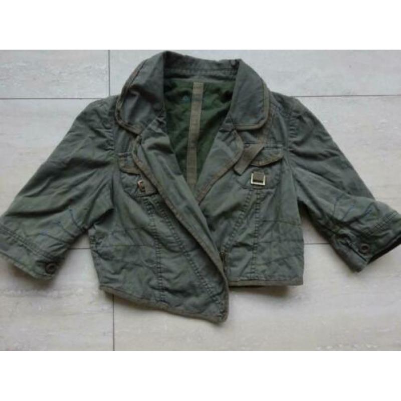 groen kort jasje ONLY(maat 38)