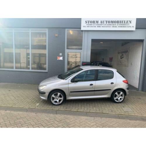 Peugeot 206 1.4 XT AUTOMAAT met Cruise Control, NAP-rapport