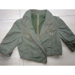 groen kort jasje ONLY(maat 38)