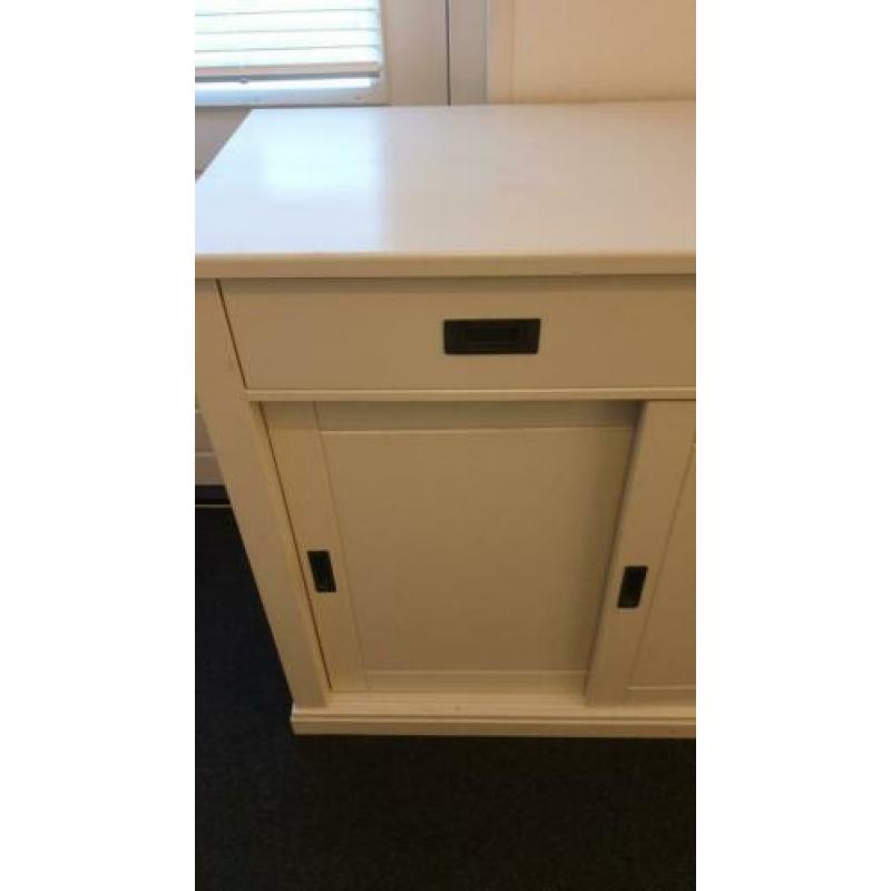 Dressoir, ziet er nog prima uit!
