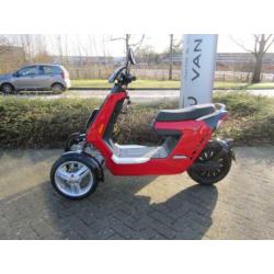 Move ELECTR.SCOOTER V28 ZONDER HELM als SCOOTMOB. gereg. ! /