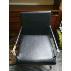 mooie moderne fauteuil / koopje bijna gratis !
