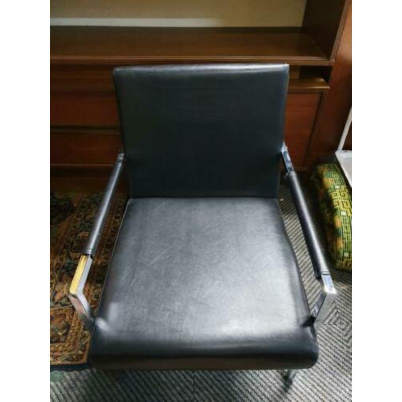 mooie moderne fauteuil / koopje bijna gratis !