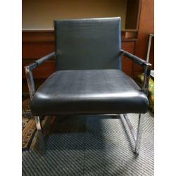 mooie moderne fauteuil / koopje bijna gratis !