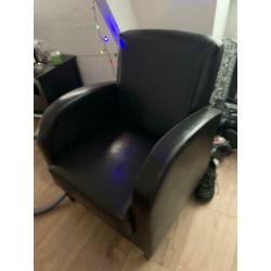 2 mooie donkerbruine fauteuils