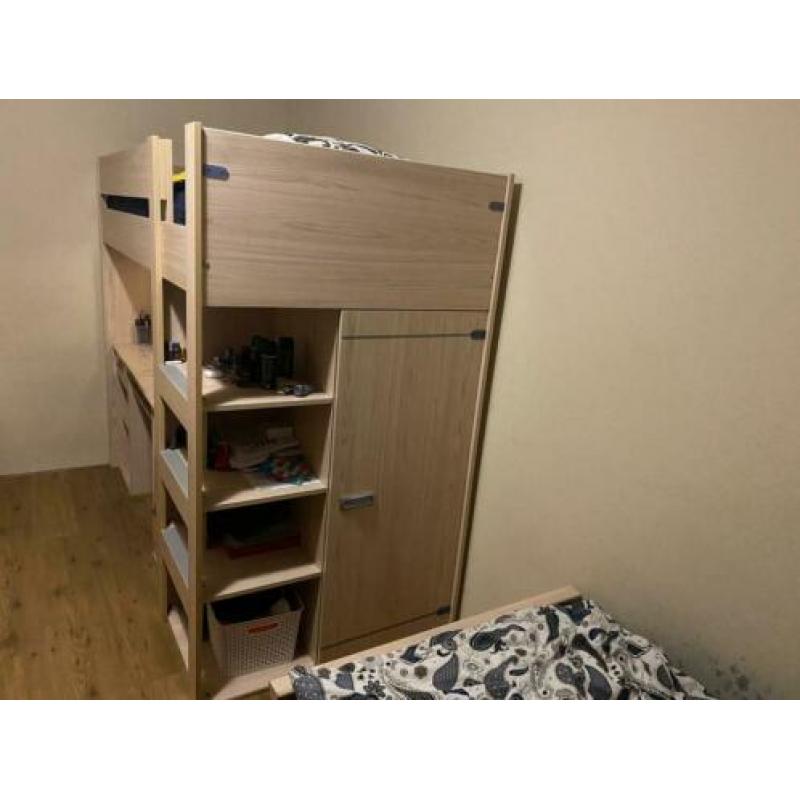 Slaapkamers (2x hoogslapers + 1 bed + 1 groot kledingkast